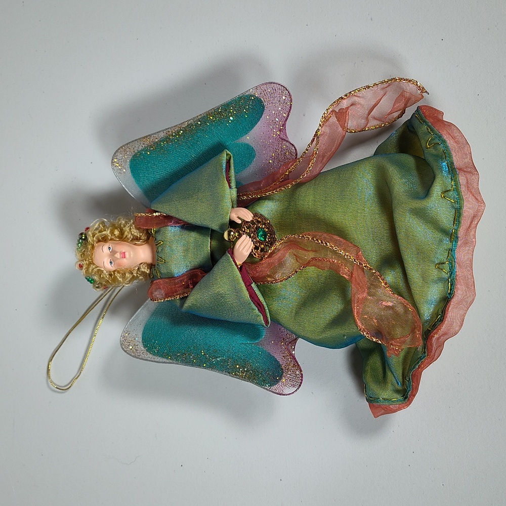 Russ Berrie Royal Winterfest green Celtic angel‎ decoration